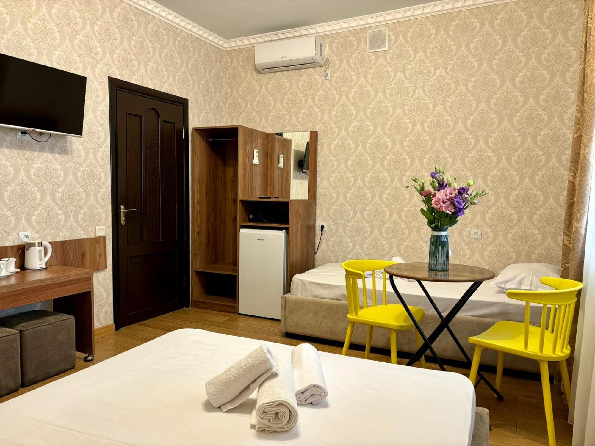 Styopa Hotel Ереван Экстерьер фото