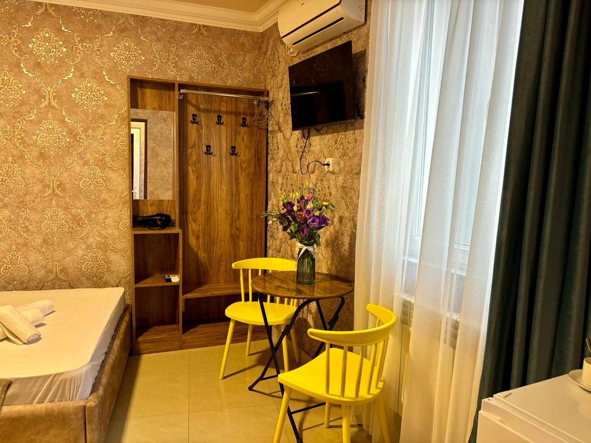 Styopa Hotel Ереван Экстерьер фото