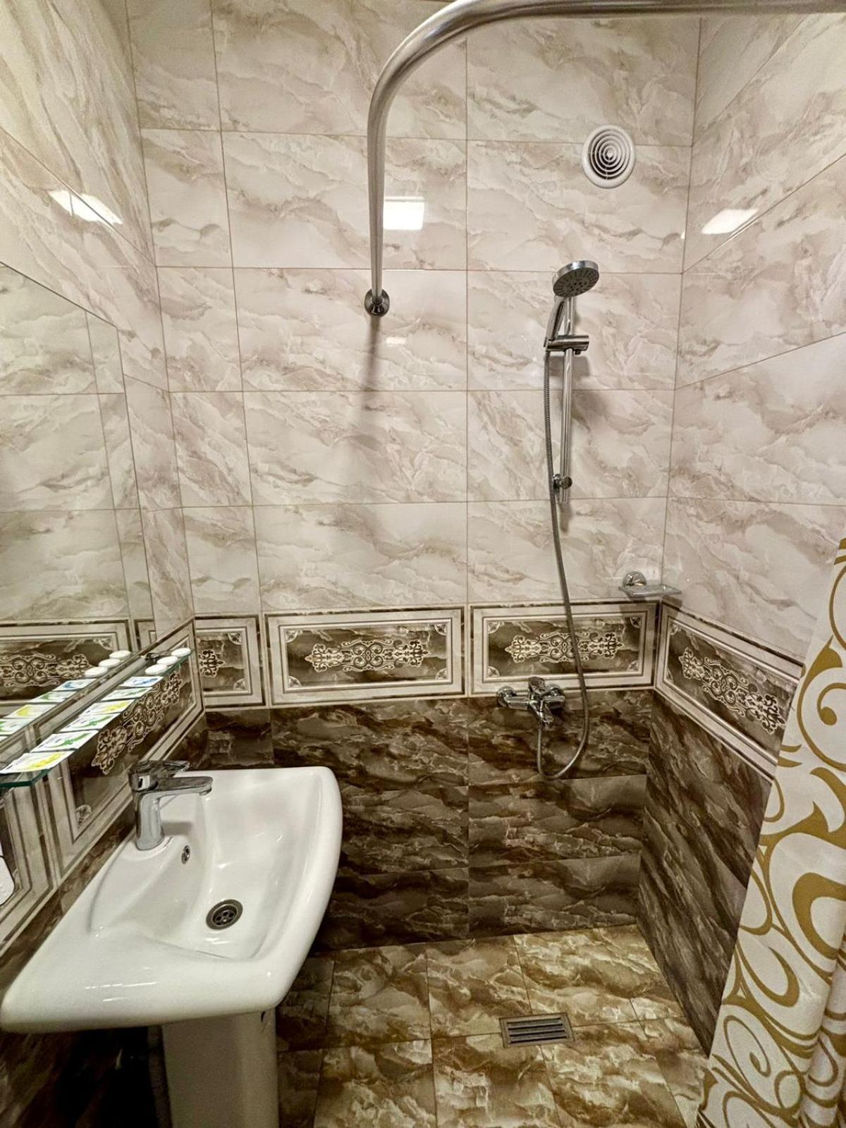 Styopa Hotel Ереван Экстерьер фото