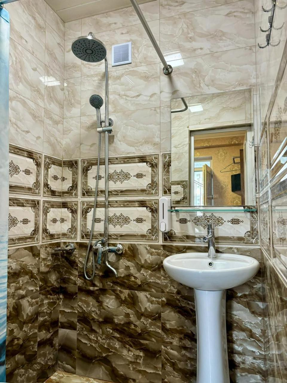 Styopa Hotel Ереван Экстерьер фото