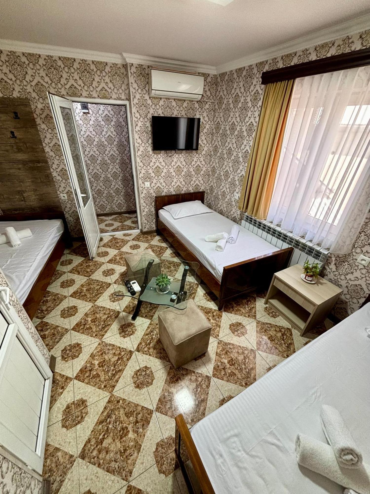 Styopa Hotel Ереван Экстерьер фото
