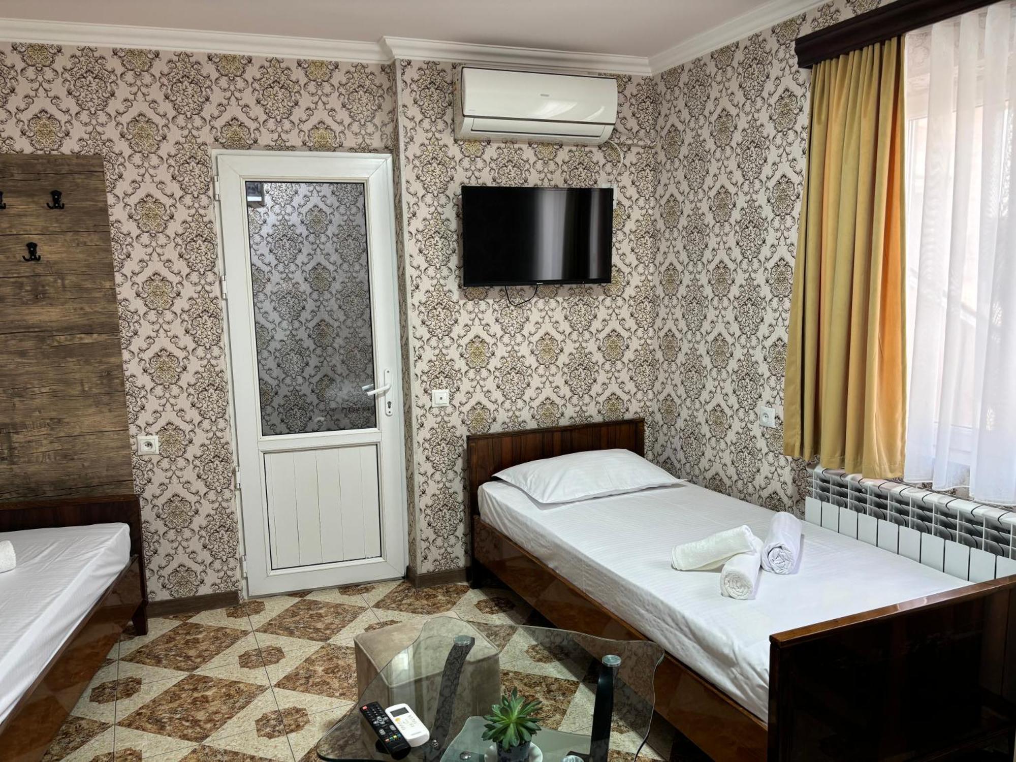 Styopa Hotel Ереван Экстерьер фото